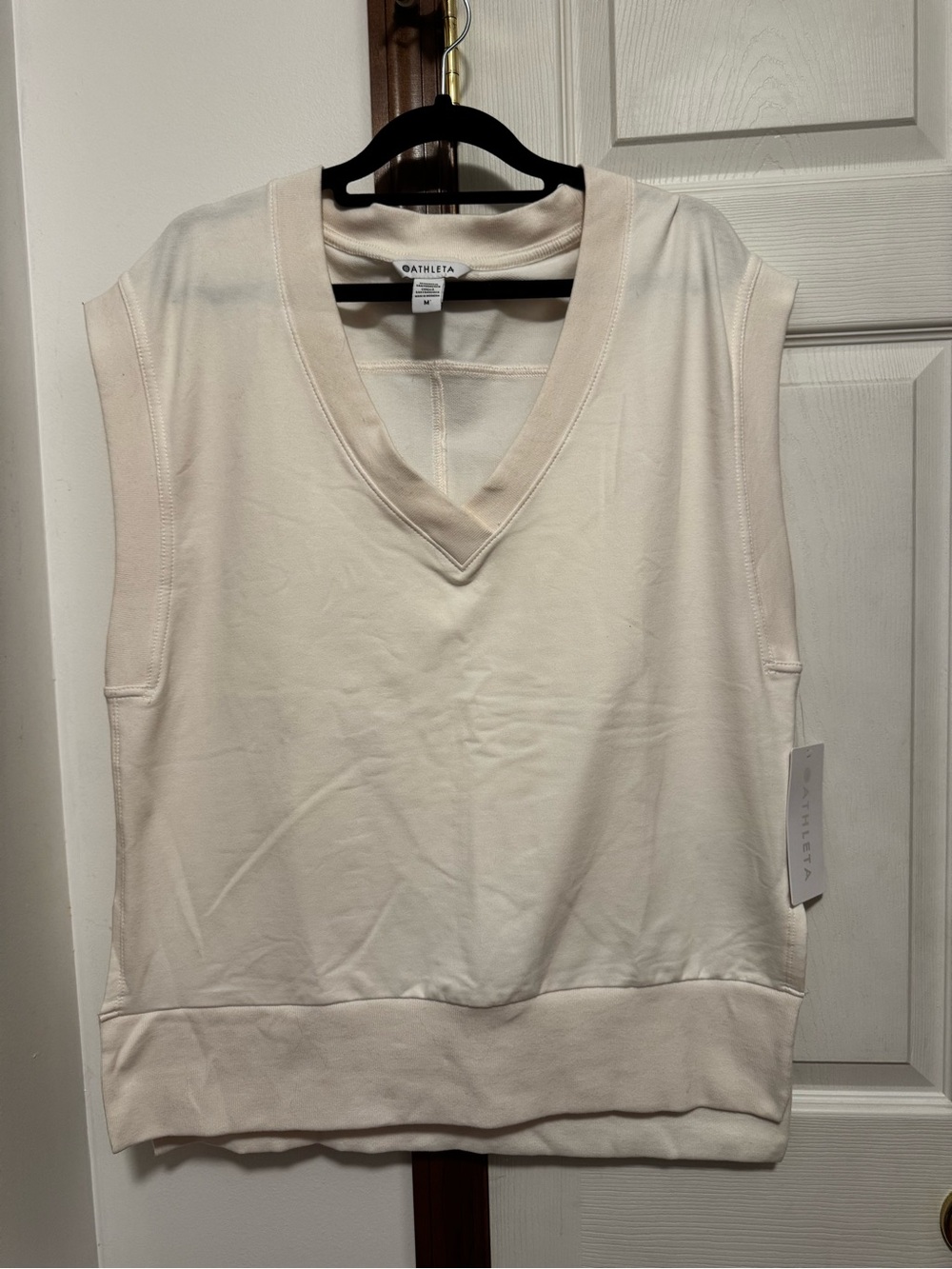 Athleta Cream V-Neck Sleeveless Pullover Tank